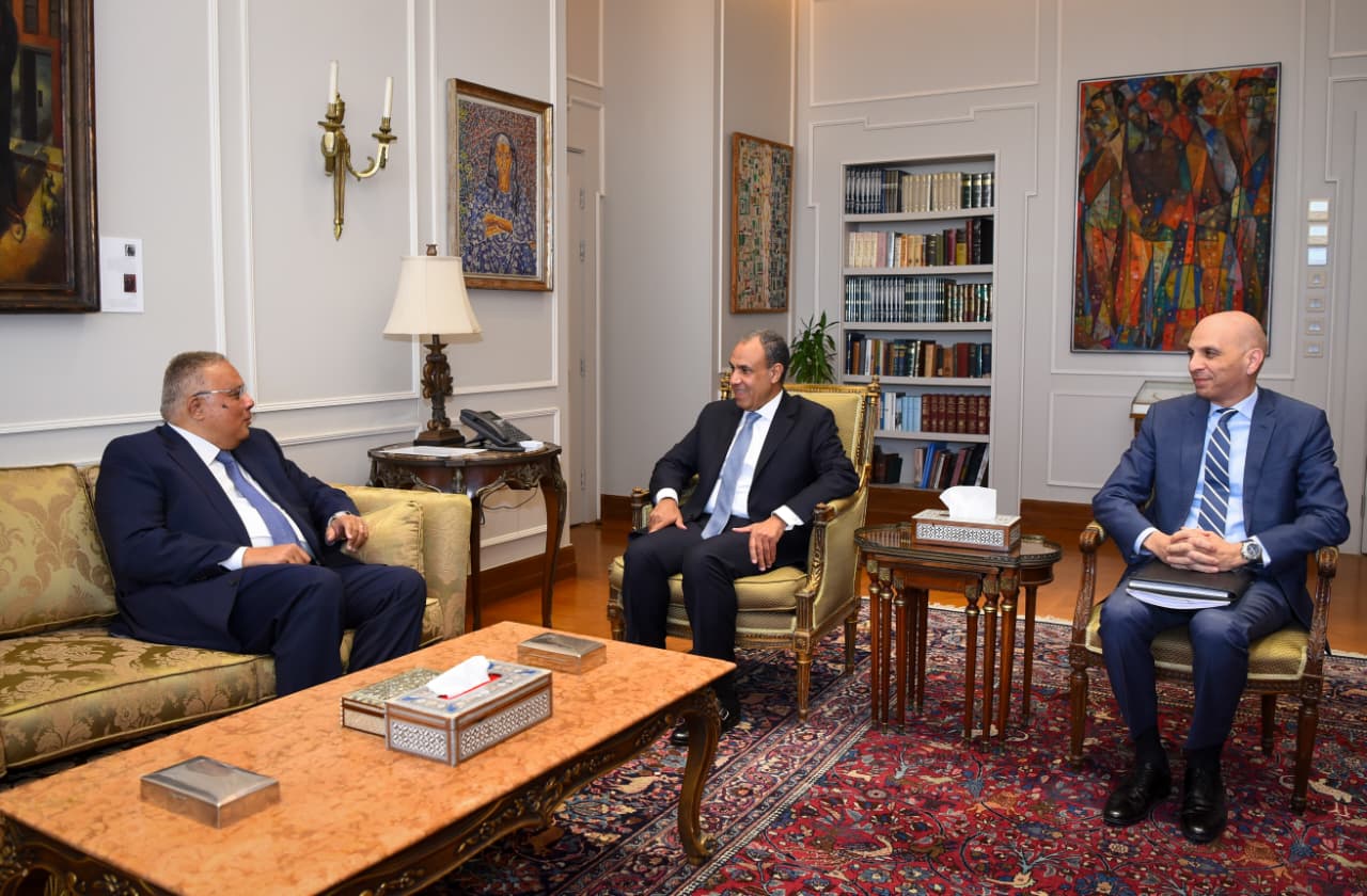  رئيس المجلس يلتقي وزير الخارجية رئيس اللجنة العليا الدائمة لحقوق الإنسان 