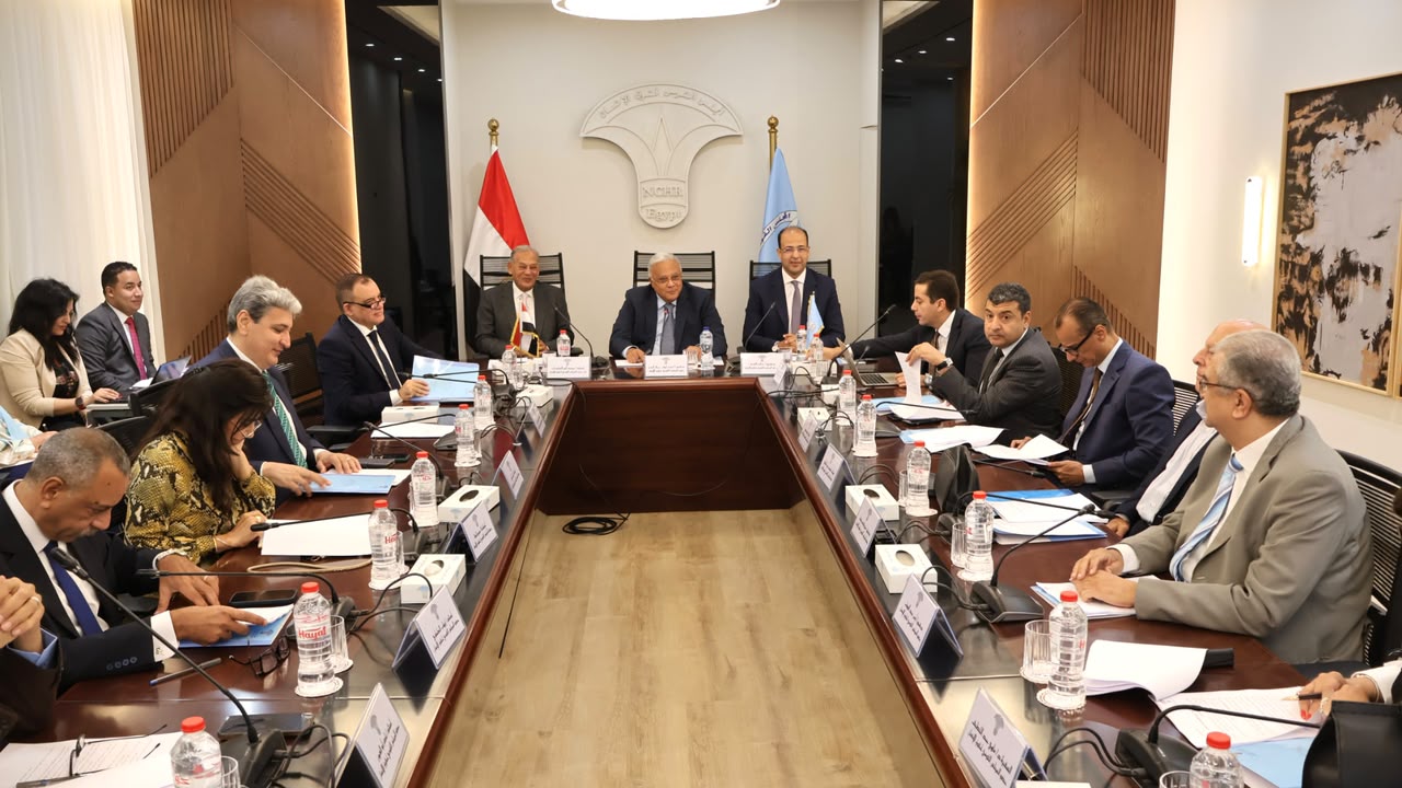  المجلس القومي لحقوق الإنسان يعقد اجتماعه الدوري لشهر أكتوبر ويناقش مستجدات حالة حقوق الإنسان وخطط تطوير الأداء المؤسسي 